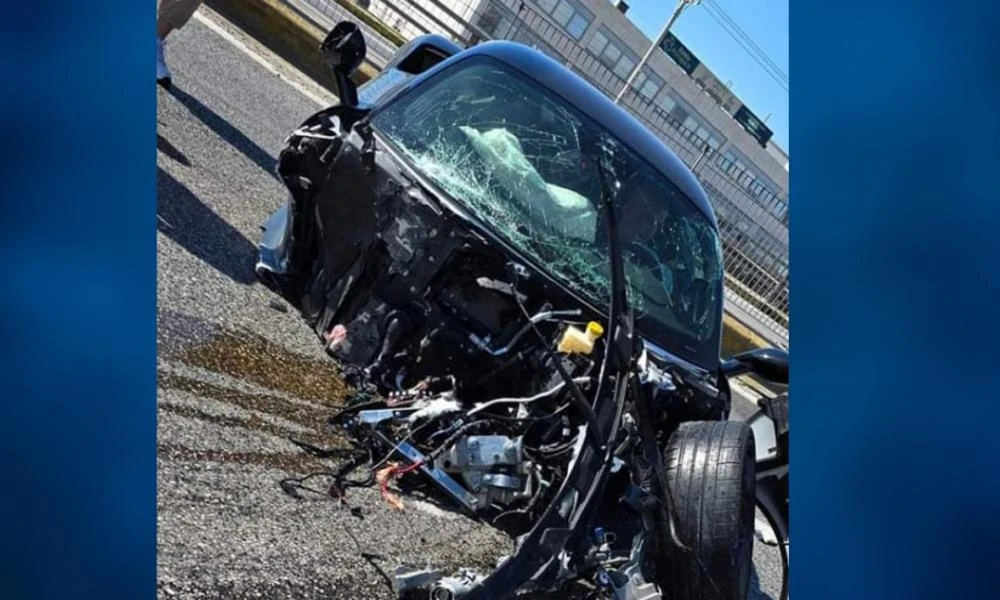 Τροχαίο με μαύρη Maserati MC20 στον Κηφισό: Κόπηκε στα δύο!